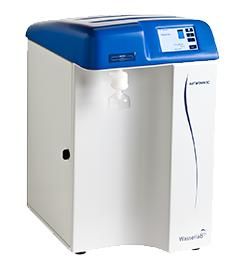 Autotwomatic Plus water purifier for producing Type II water with an overpressure tank