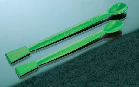 Zöld laboratóriumi spatula-kanál